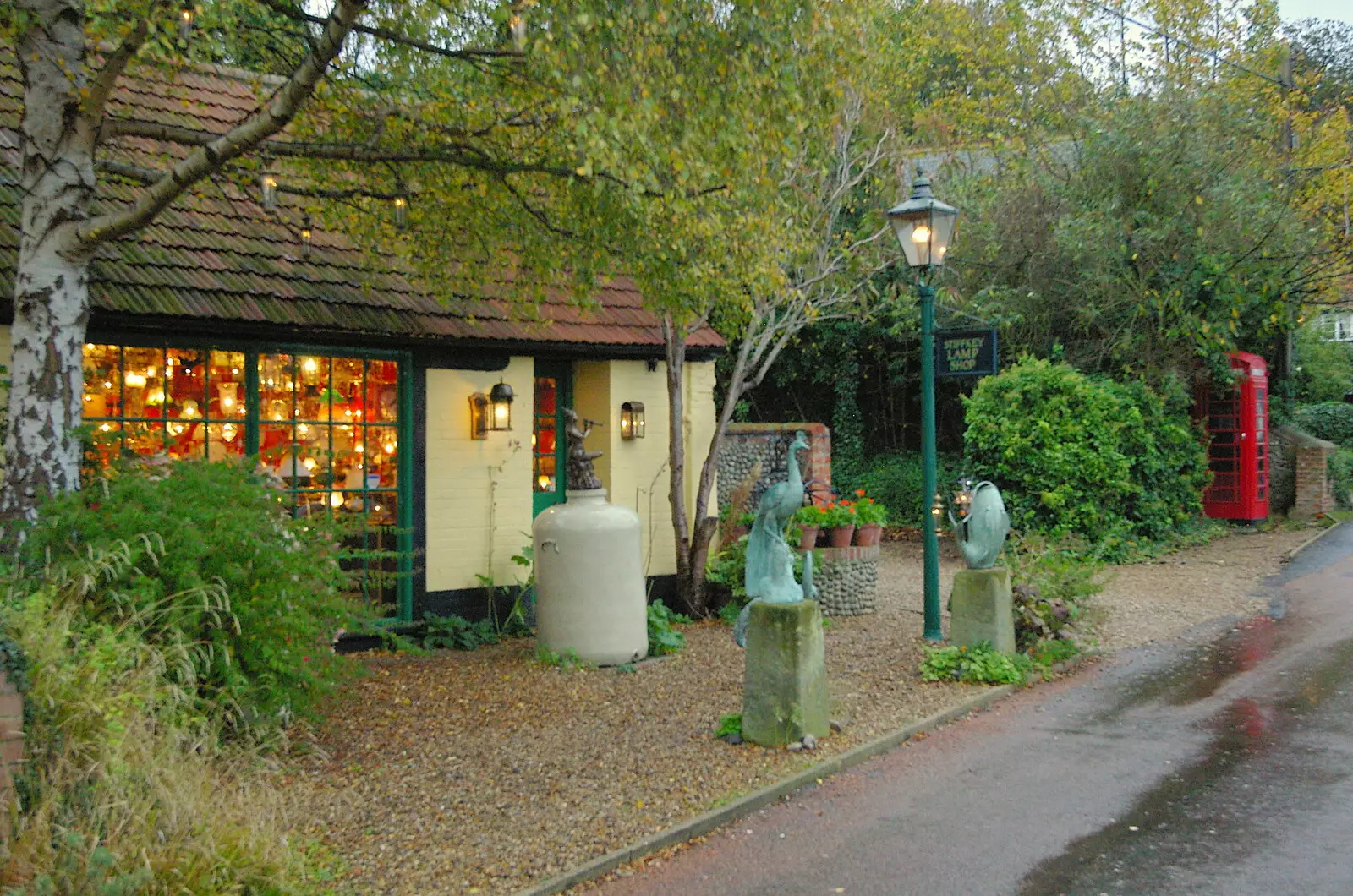 The Stiffkey Light Shop again, from Mother, Mike and the Stiffkey Light Shop, Cley and Holkham - 6th November 2005