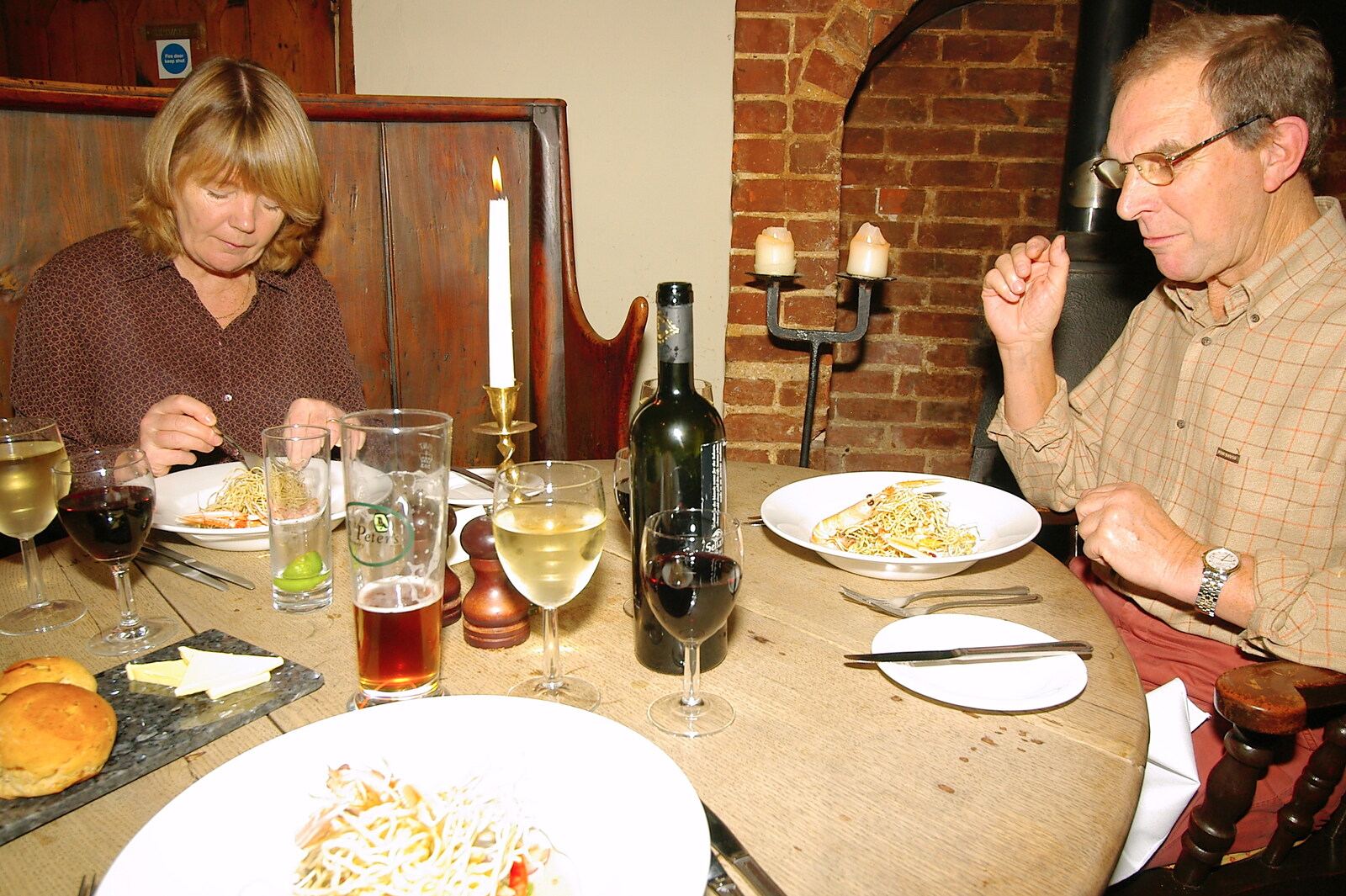 Top nosh at the Cornwallis Arms from Mother, Mike and the Stiffkey Light Shop, Cley and Holkham - 6th November 2005