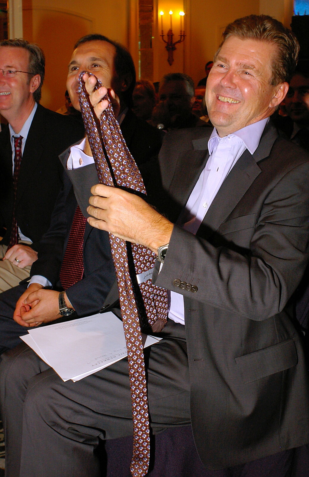 Pertti Johansson gets his tie off too from Qualcomm Europe All-Hands at the Berkeley Hotel, London - 9th November 2005