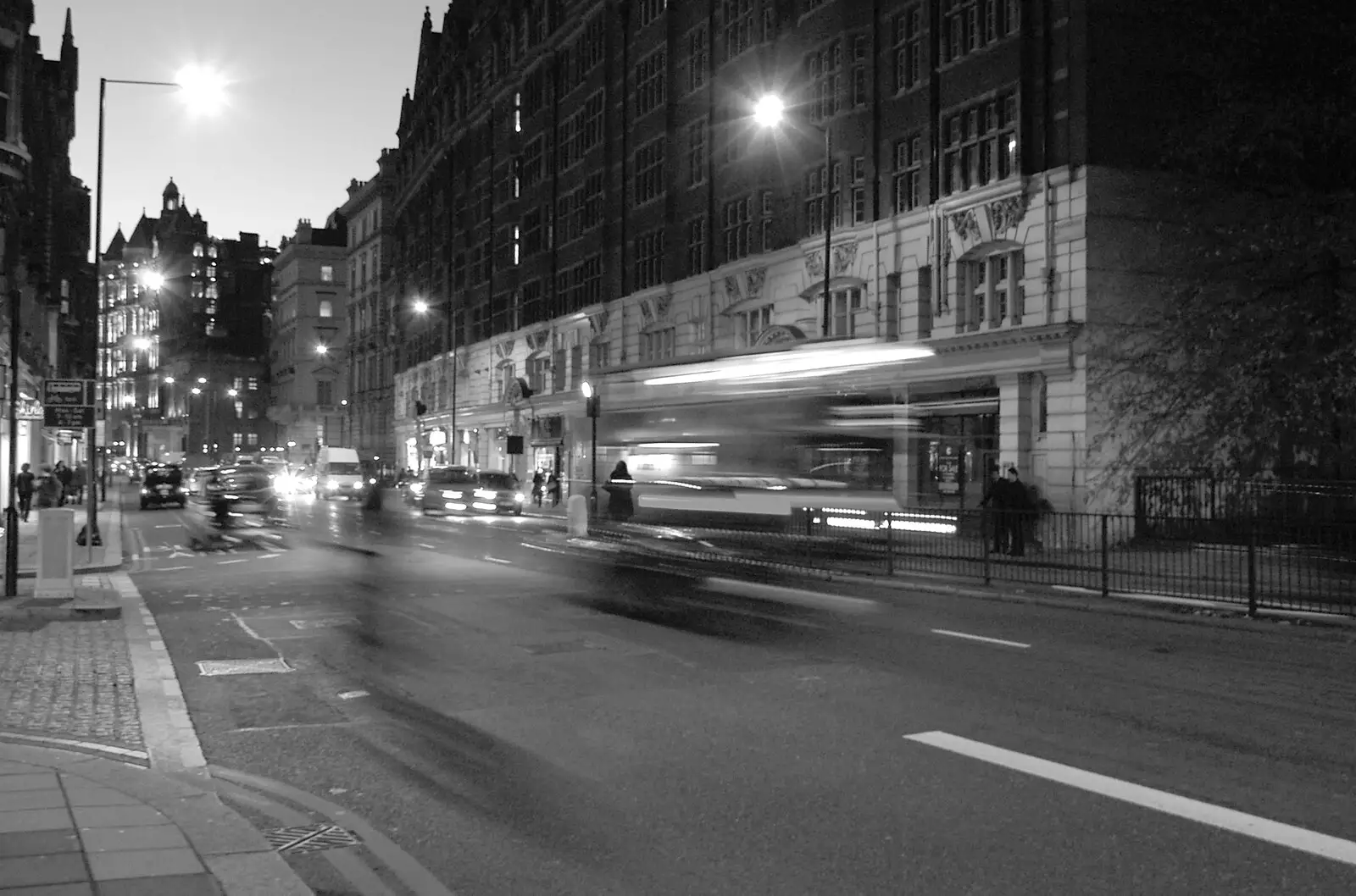 On the streets of London, from Qualcomm Europe All-Hands at the Berkeley Hotel, London - 9th November 2005