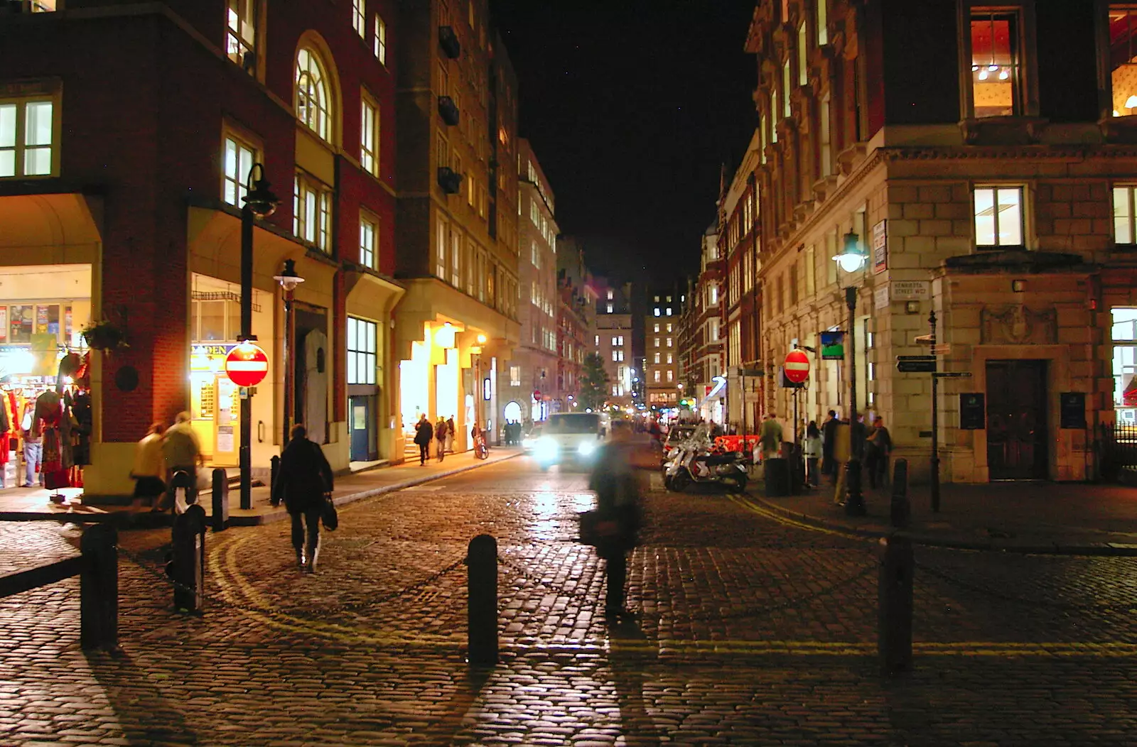 Looking down towards the Strand, from Qualcomm Europe All-Hands at the Berkeley Hotel, London - 9th November 2005