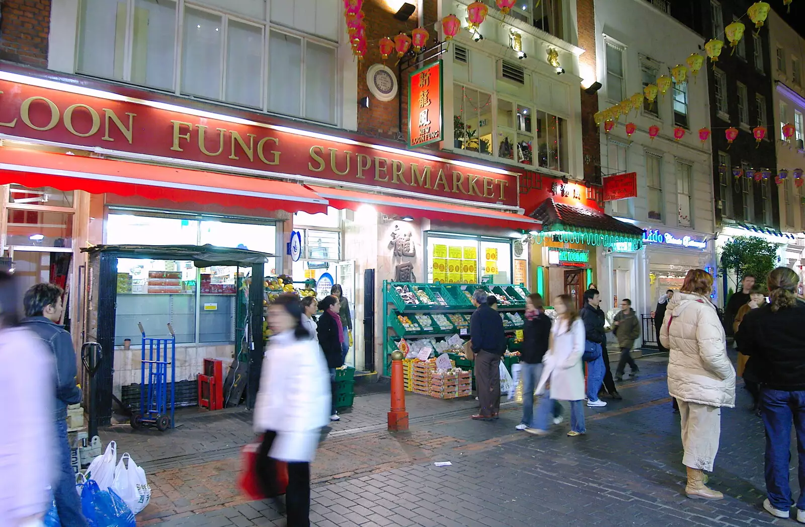 Outside Kowloon Fung supermarket, from Qualcomm Europe All-Hands at the Berkeley Hotel, London - 9th November 2005