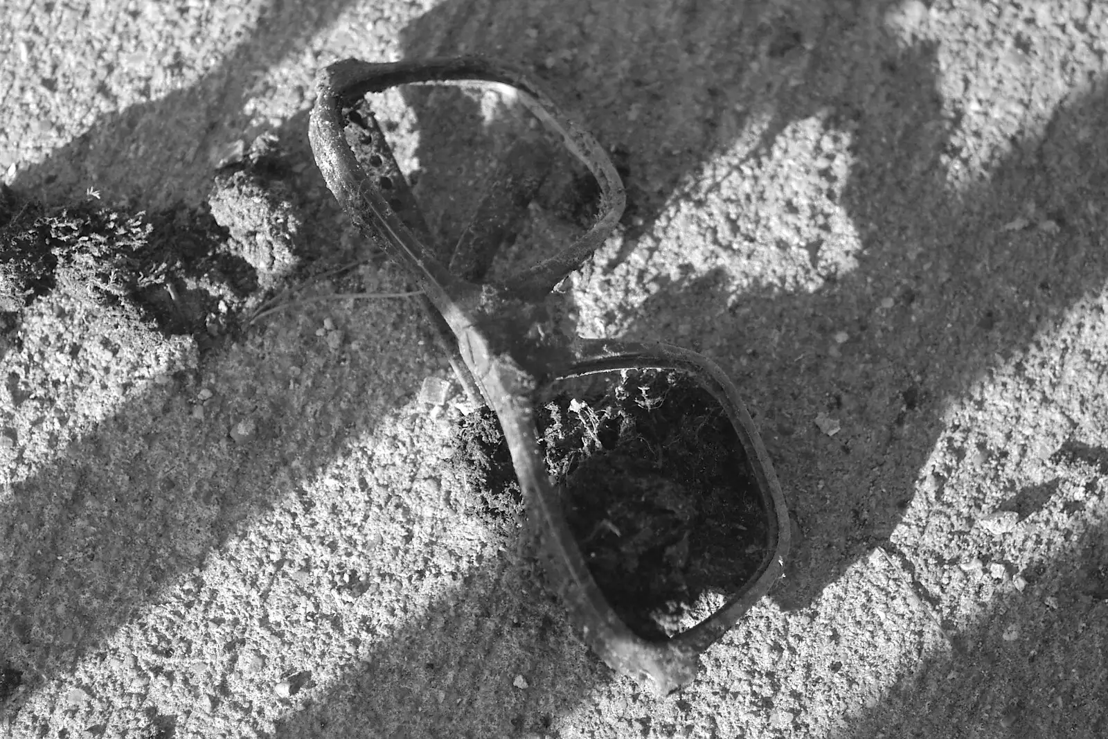 discarded sunglasses, from The Destruction of Padley's, and Alex Hill at the Barrel, Diss and Banham - 12th November 2005