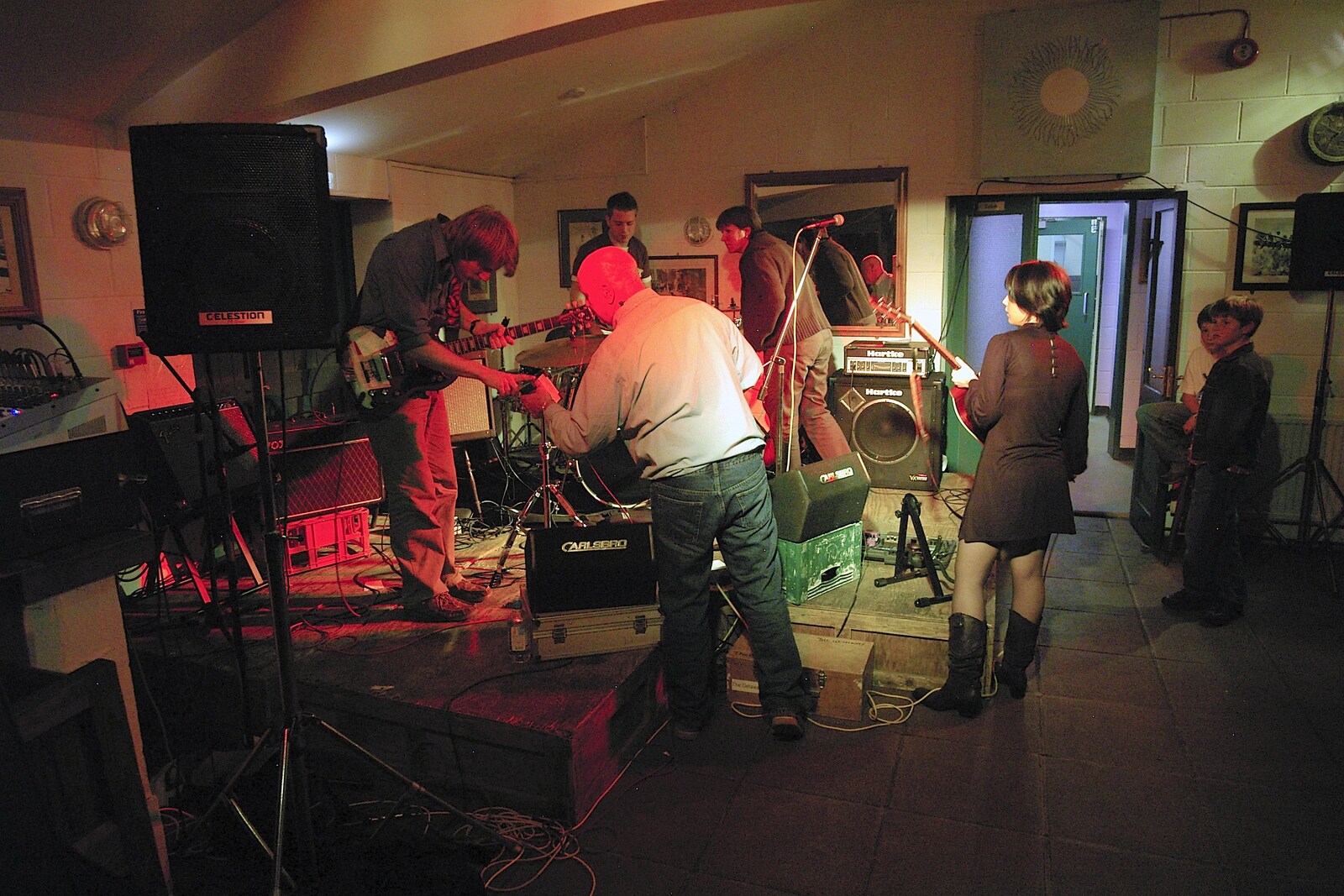 Rob helps switch bands over from The Destruction of Padley's, and Alex Hill at the Barrel, Diss and Banham - 12th November 2005