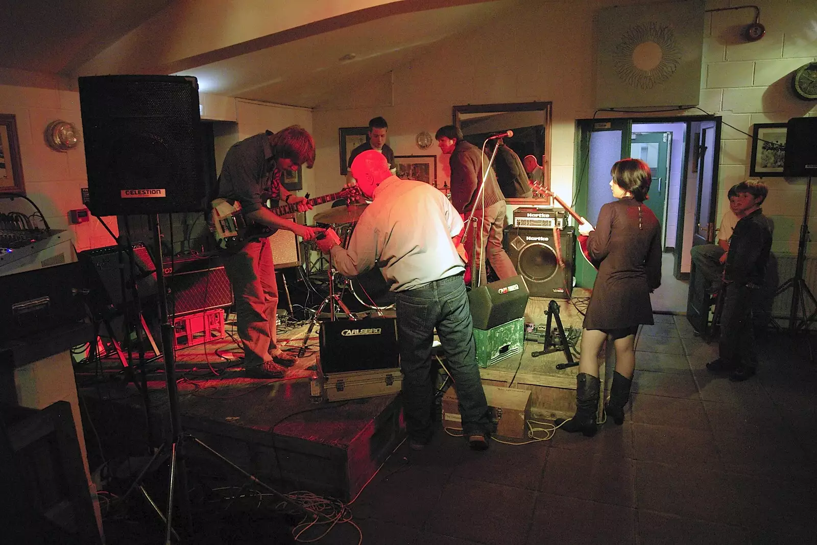 Rob helps switch bands over, from The Destruction of Padley's, and Alex Hill at the Barrel, Diss and Banham - 12th November 2005