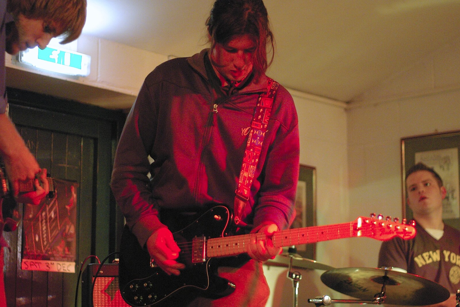 Paz shreds up a guitar from The Destruction of Padley's, and Alex Hill at the Barrel, Diss and Banham - 12th November 2005