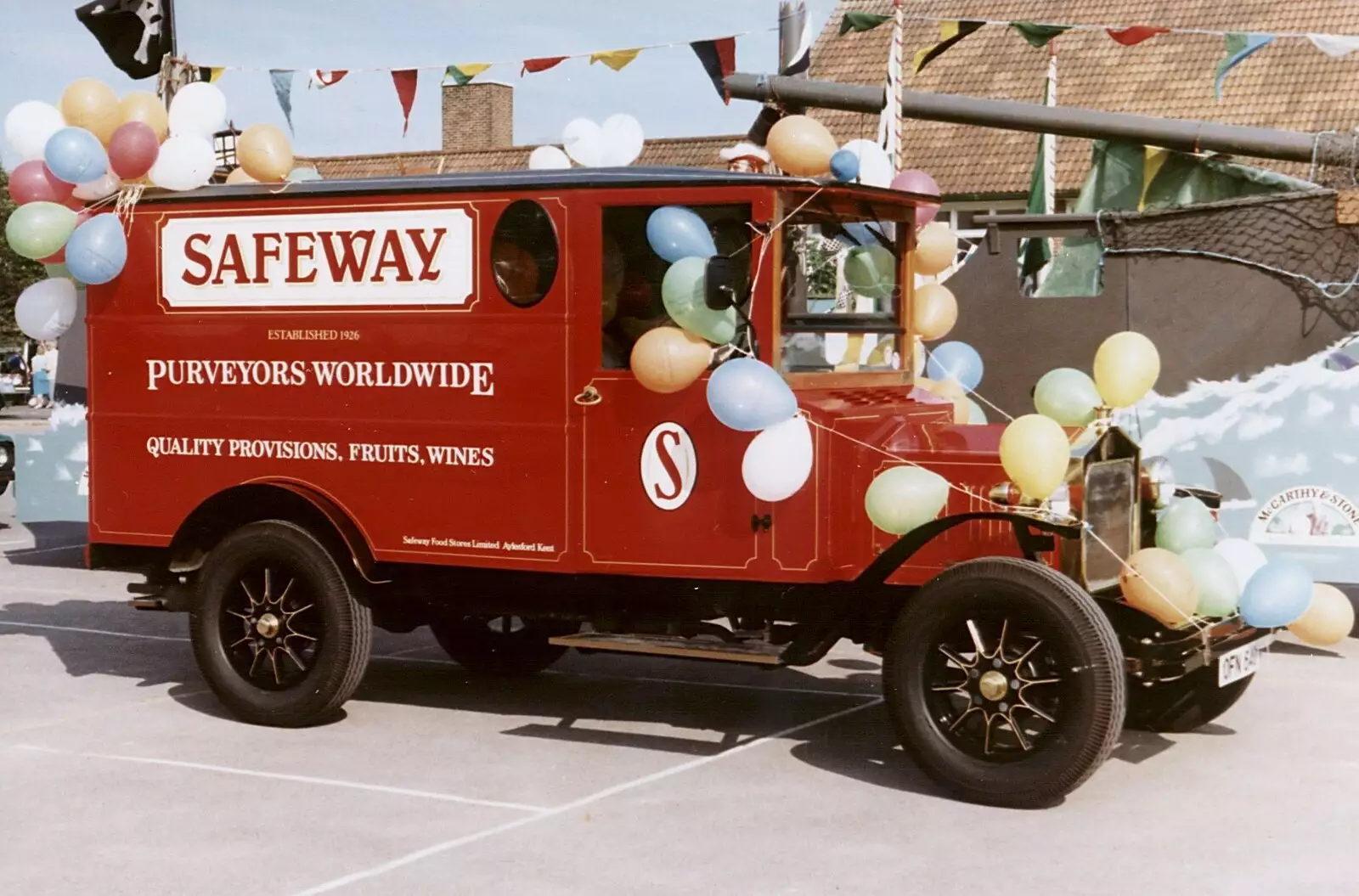 To set the scene, there's a Safeway's van from 1986, from USA Chicken Catches Fire: Gov and the Ambulance, Diss, Norfolk - 19th November 2005