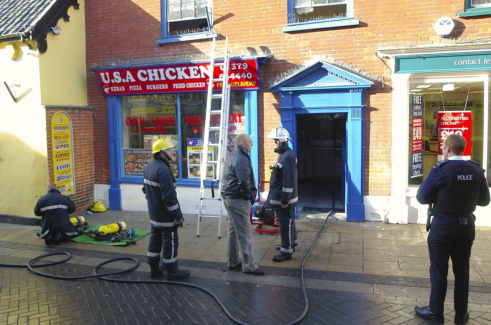The Police survey the scene from USA Chicken Catches Fire: Gov and the Ambulance, Diss, Norfolk - 19th November 2005
