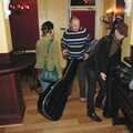 Music at the Cherry Tree and Bar 13, and Most Haunted, Mellis and Diss - 26th November 2005, Craig Hill helps pack up
