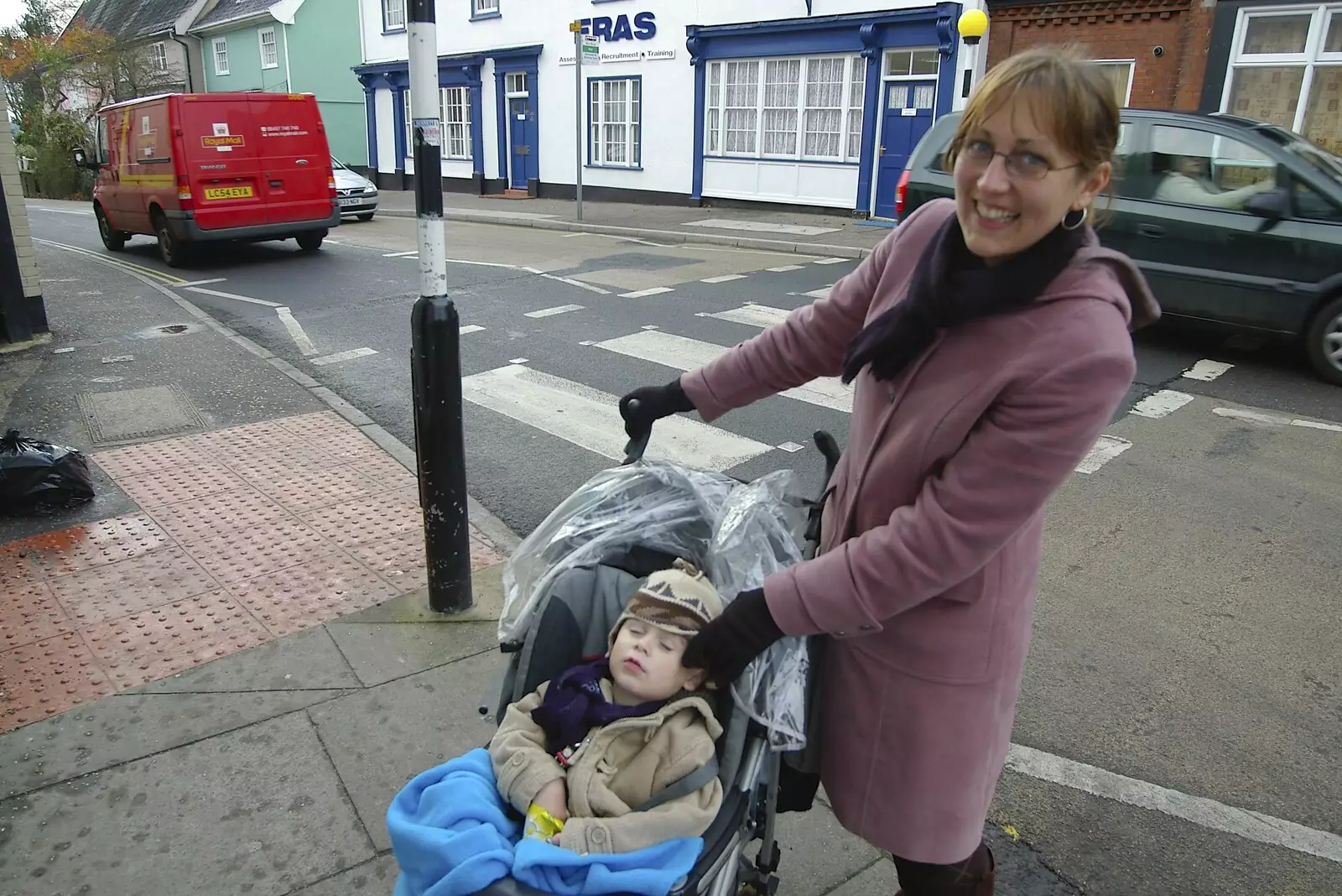 Nosher bumps into Penny of Suffolk County Council, from Post-modern Alienation: Bleak House, a Diss Miscellany, Norfolk - 3rd December 2005