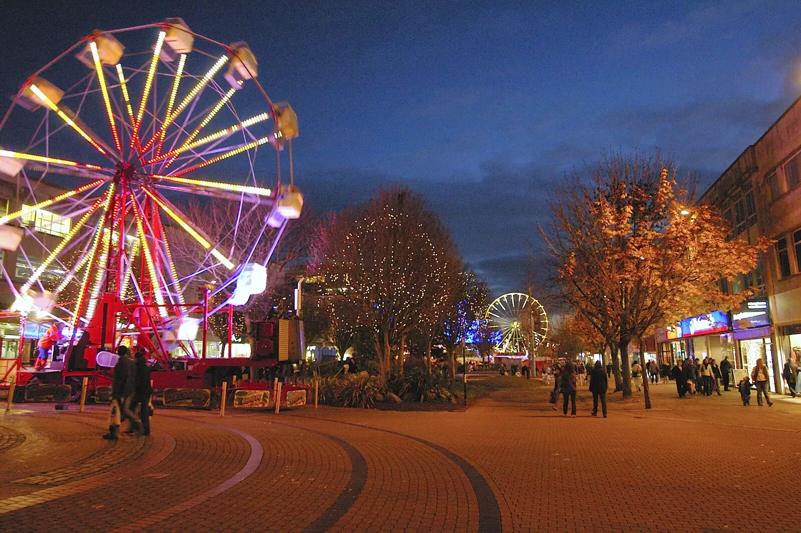 A smaller ferris wheel on Cornwall Street, from Uni: A Polytechnic Reunion, Plymouth, Devon - 17th December 2005