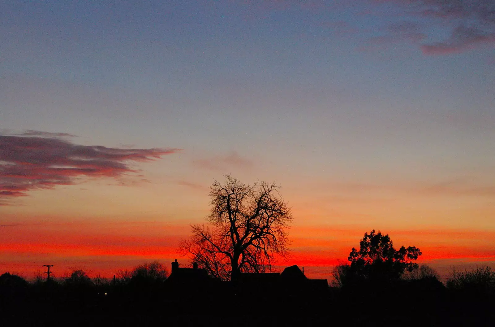 An intense sunset over the side field, from Pre-Christmas Roundup: Wigs, Beers and Kebabs, Diss, Norfolk - 24th December 2005