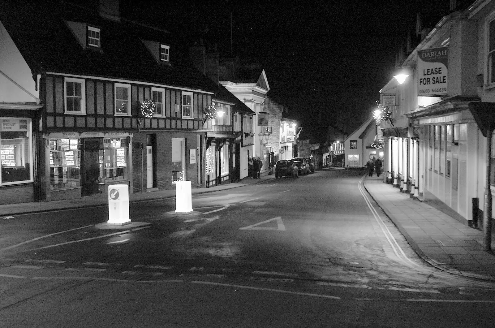 Looking down St. Nicholas Street, from Pre-Christmas Roundup: Wigs, Beers and Kebabs, Diss, Norfolk - 24th December 2005