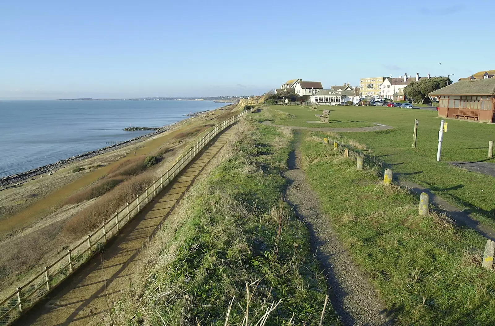 Looking along Barton clifftop, from Boxing Day Miscellany, Hordle and Barton-on-Sea, Hampshire - 26th December 2005