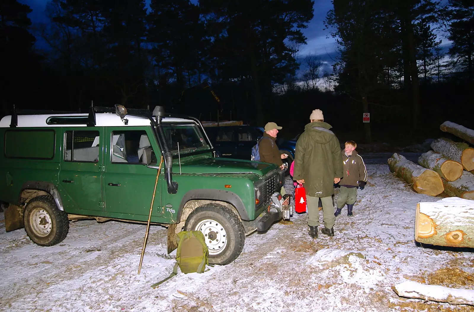 Hanging around the Land Rover, from Walk Like a Shadow: A Day With Ray Mears, Ashdown Forest, East Sussex - 29th December 2005