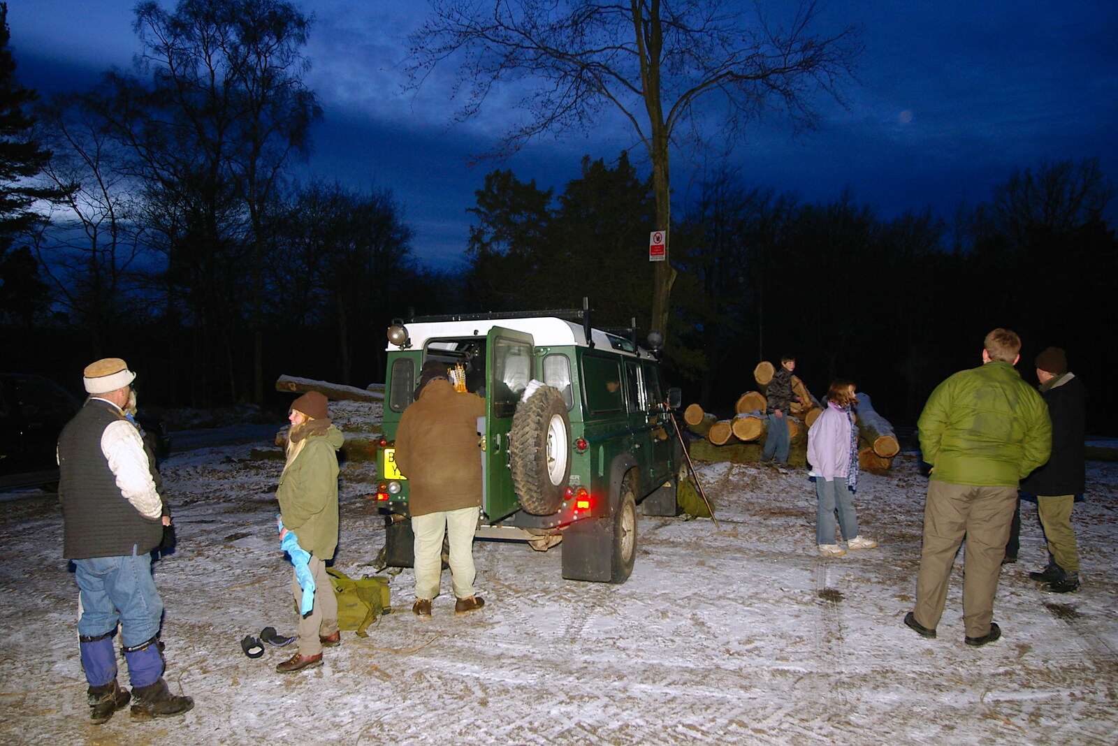 The group disbands from Walk Like a Shadow: A Day With Ray Mears, Ashdown Forest, East Sussex - 29th December 2005