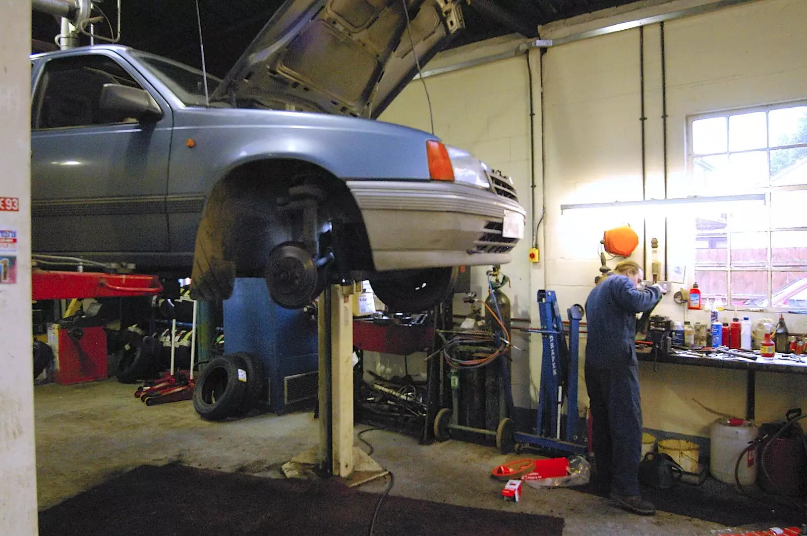 Seized-up brakes gets fixed in Lamberts at Bacton, from Dom in da Chapel, Safeway Chickens and Evil Supermarkets, Harleston and Grimston - 15th January 2006