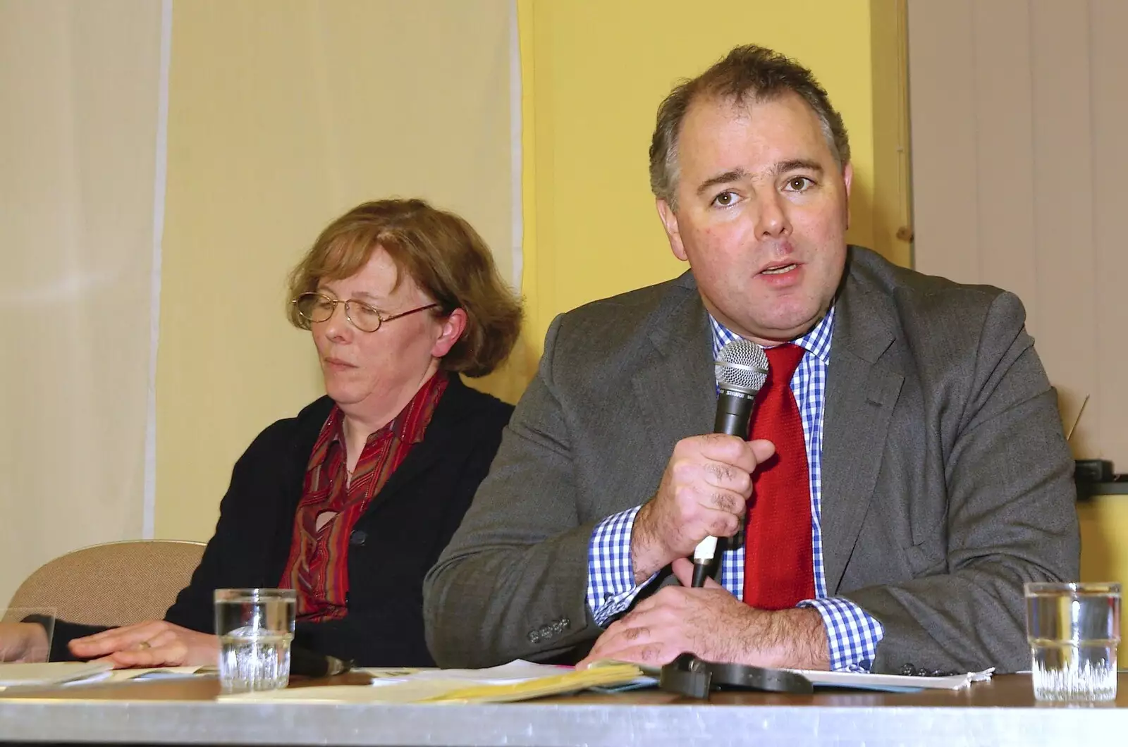 Local MP Richard Bacon on the mic, from Dom in da Chapel, Safeway Chickens and Evil Supermarkets, Harleston and Grimston - 15th January 2006