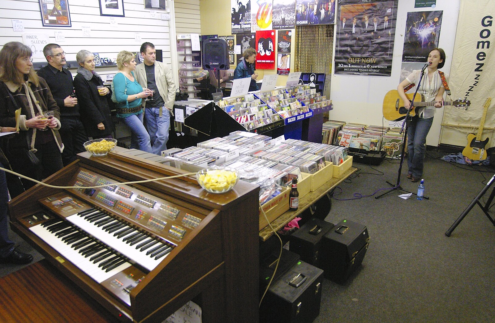 The Yamaha organg in place from Closing Down: Viva La Revolution Records, Diss, Norfolk - 21st January 2006