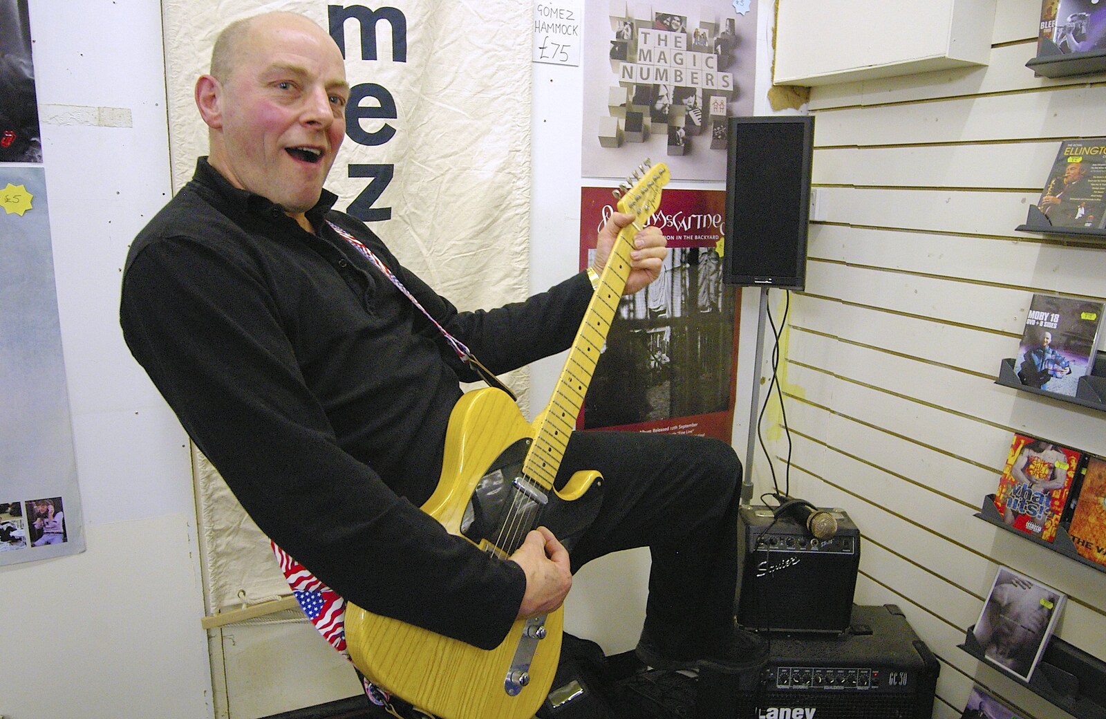 Closing Down: Viva La Revolution Records, Diss, Norfolk - 21st January 2006: Wes pretends to play Bruce Springsteen's Fender