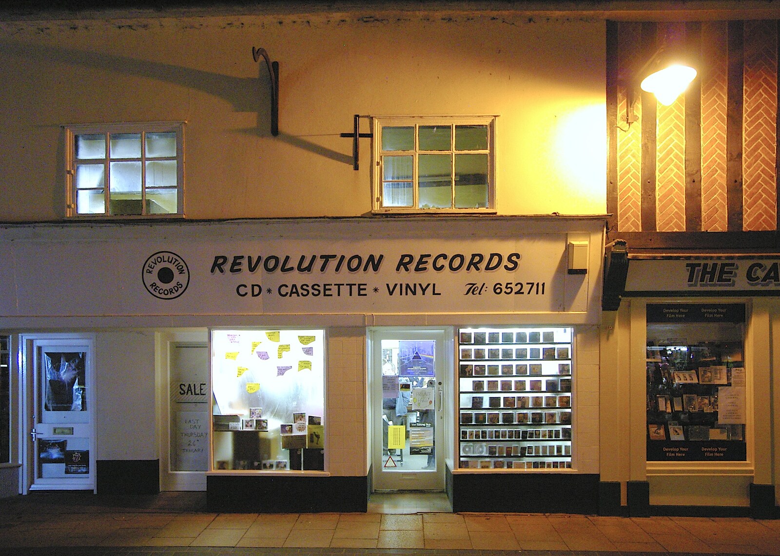 Closing Down: Viva La Revolution Records, Diss, Norfolk - 21st January 2006: The front of Revolution Records