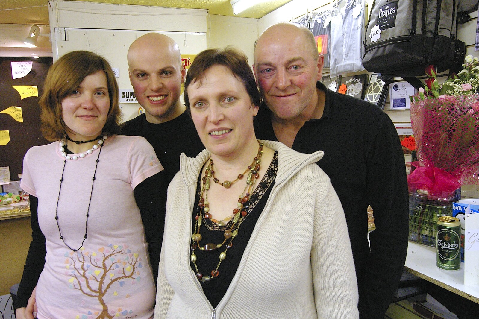 Closing Down: Viva La Revolution Records, Diss, Norfolk - 21st January 2006: Mark's girlfriend, Mark, Hazel and Wes