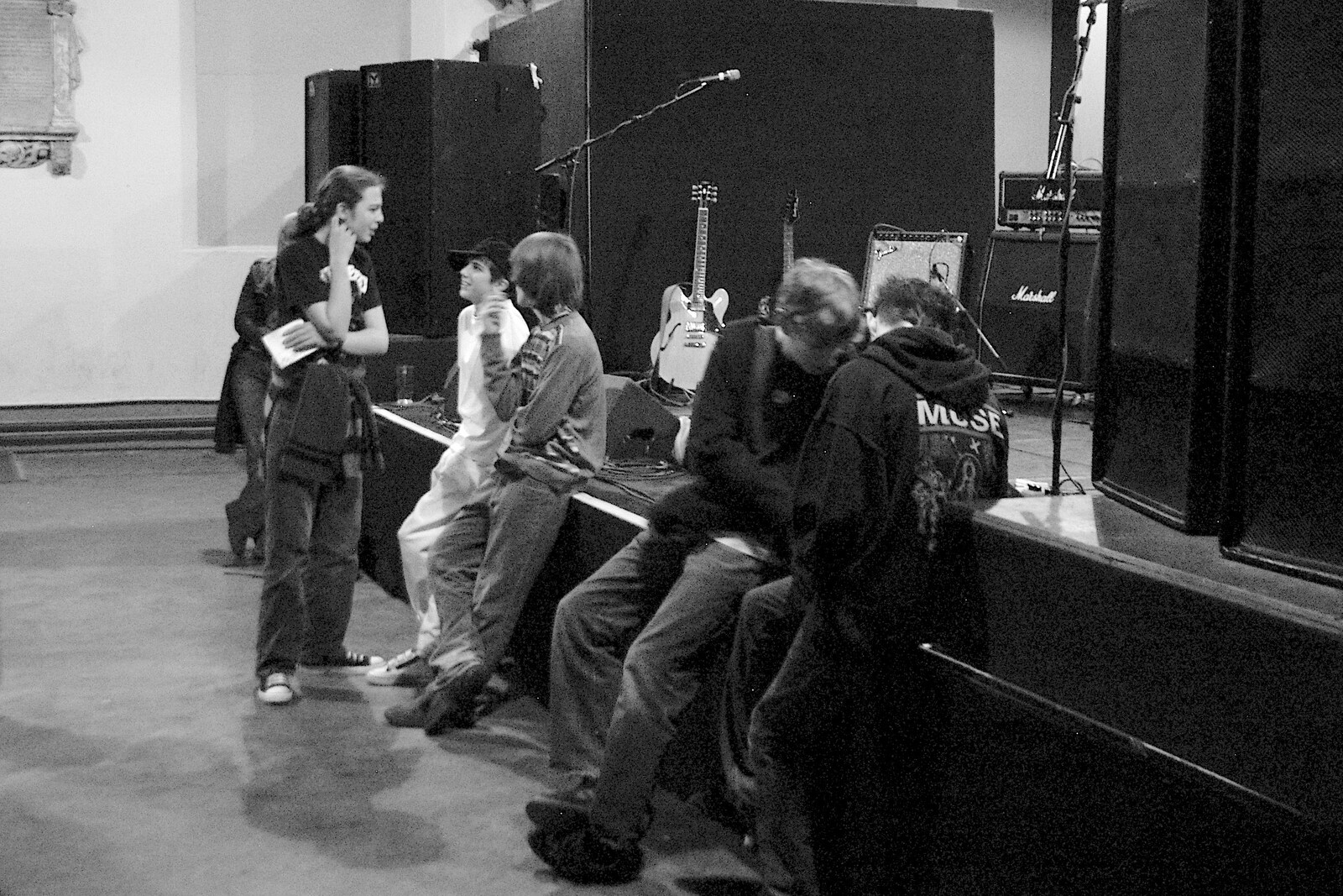 Three Nights of Music: Cord, Yaxley and the Tilting Sky, Norfolk and Suffolk - 21st January 2006: The young crowd starts building up
