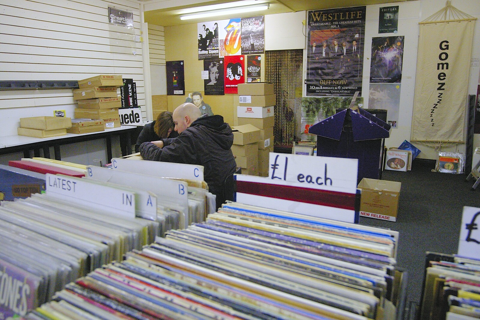 A Night in Cambridge and Revolution Records' Epilogue, Diss, Norfolk - 28th January 2006: Mark and his girlfriend continue stock-taking