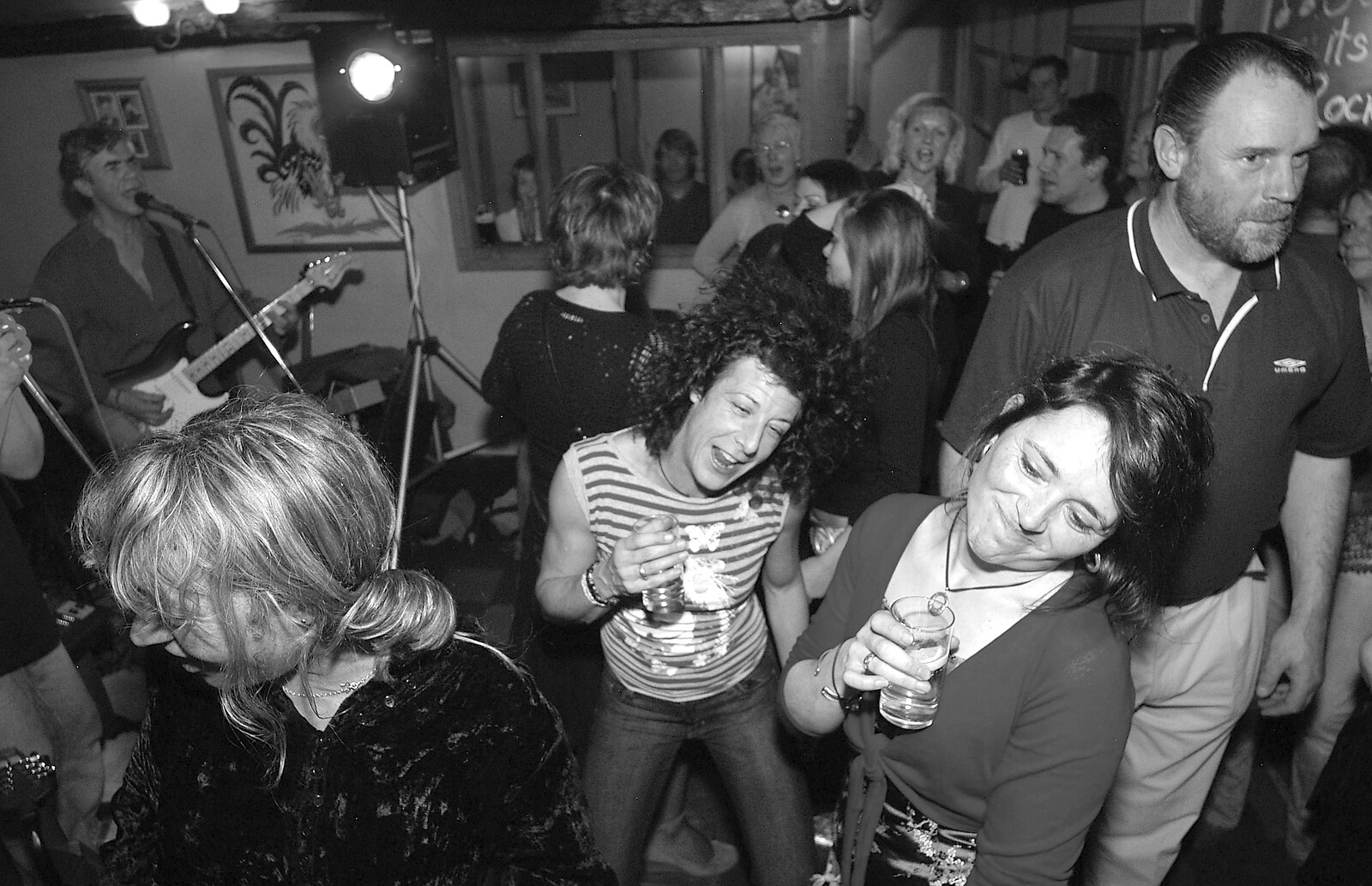 Crazy dancing from GR8 at the Cock and The BBs do a Live Recording, Diss and Shelfanger, Norfolk - 4th February 2006