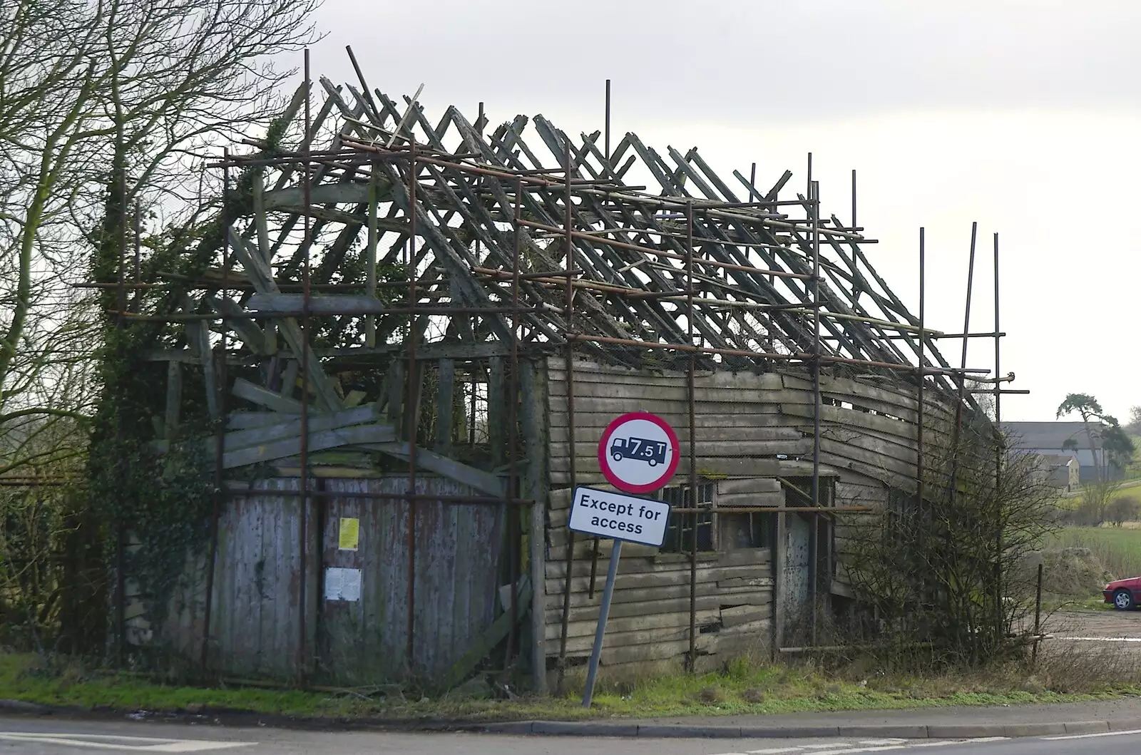 The derelict timber frame in Stoke Ash, from Wrecked Cars, A Night Out and Stick Game in the Cherry Tree, Cambridge and Yaxley, Suffolk- 24th February 2006