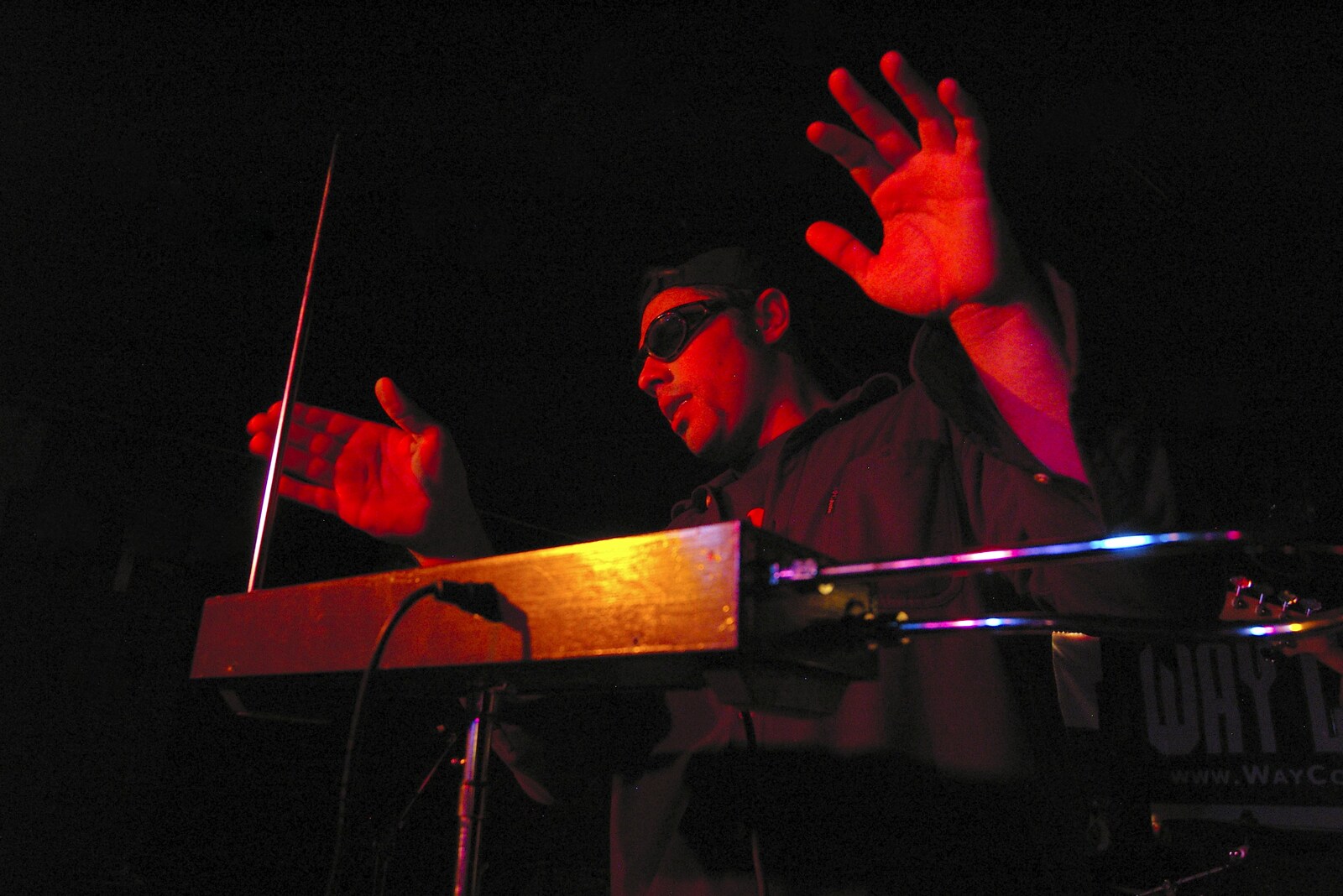 Impressive Theremin action from Cruisin' Route 101, San Diego to Capistrano, California - 4th March 2006