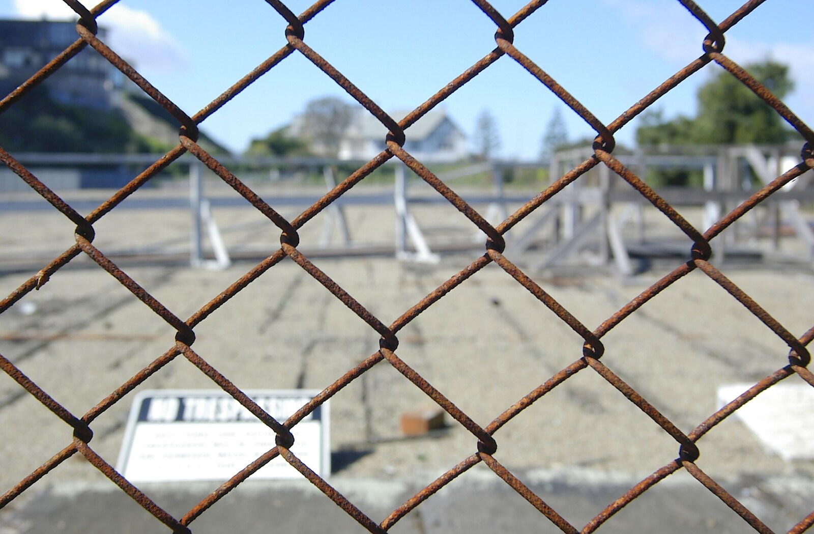 Chainlink fence from Chinatown, Telegraph Hill and Fisherman's Wharf, San Francisco, California, US - 11th March 2006
