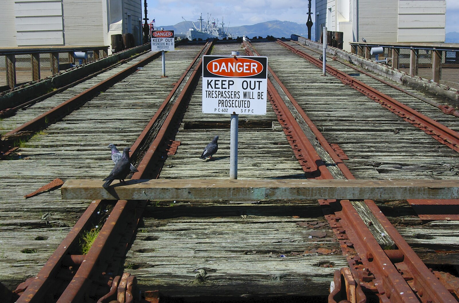 Rails to nowhere from Chinatown, Telegraph Hill and Fisherman's Wharf, San Francisco, California, US - 11th March 2006