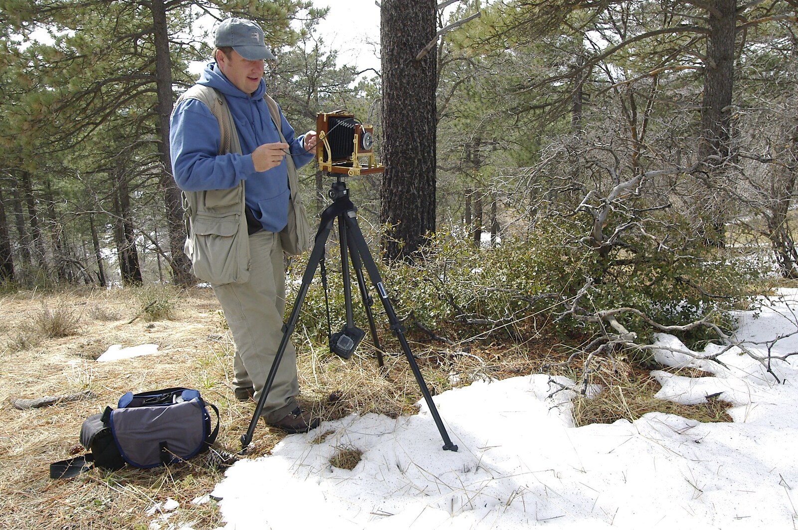Ken sets up the field camera from California Snow: San Bernadino State Forest, California, US - 26th March 2006