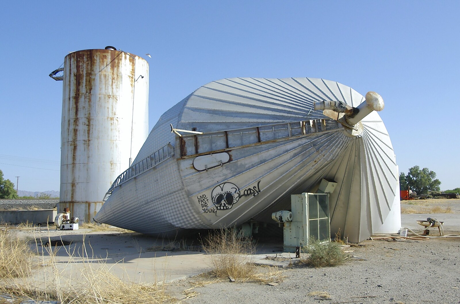 A collapsed grain silo near Blaisdell, Arizona from San Diego Seven: The Desert and the Dunes, Arizona and California, US - 22nd April