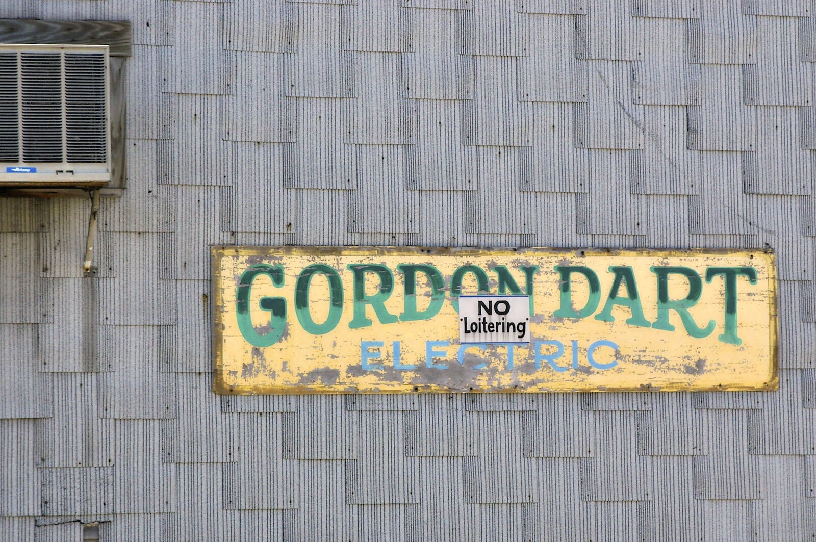 Gordon Dart Electric says 'no loitering' from Maplewood and Little-League Baseball, New Jersey - 29th April 2006