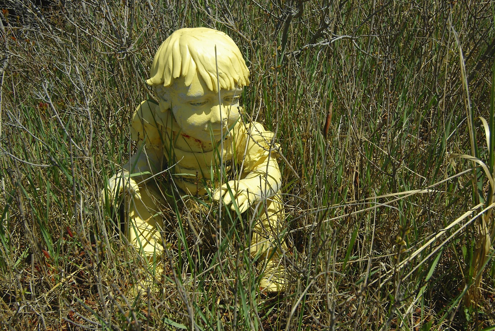 There's a weird yellow statue in the grass from Phil and the Fair Harbor Fire Engine, Fire Island, New York State, US - 30th April 2006