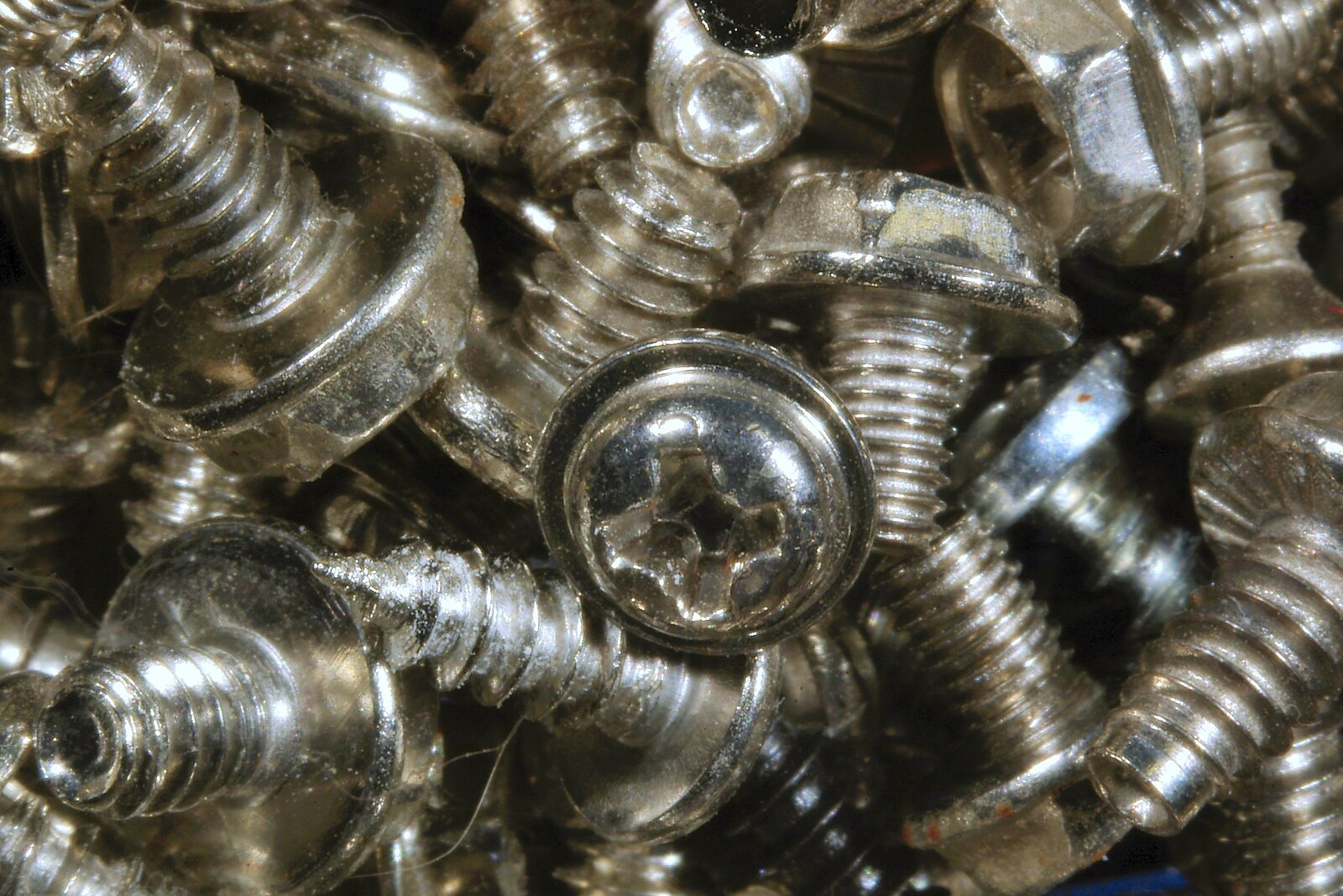 Lots of small PC screws from Fun With Bellows: Macro Photography, Brome, Suffolk - 13th May 2006