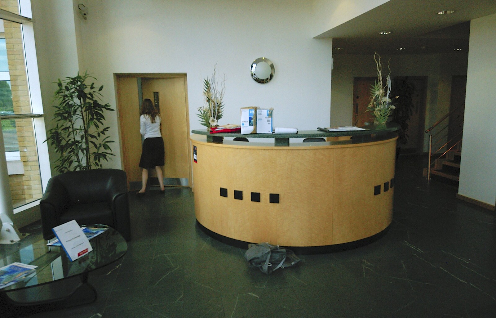 The building's reception front desk from Qualcomm Moves Offices, Milton Road, Cambridge - 26th July 2006