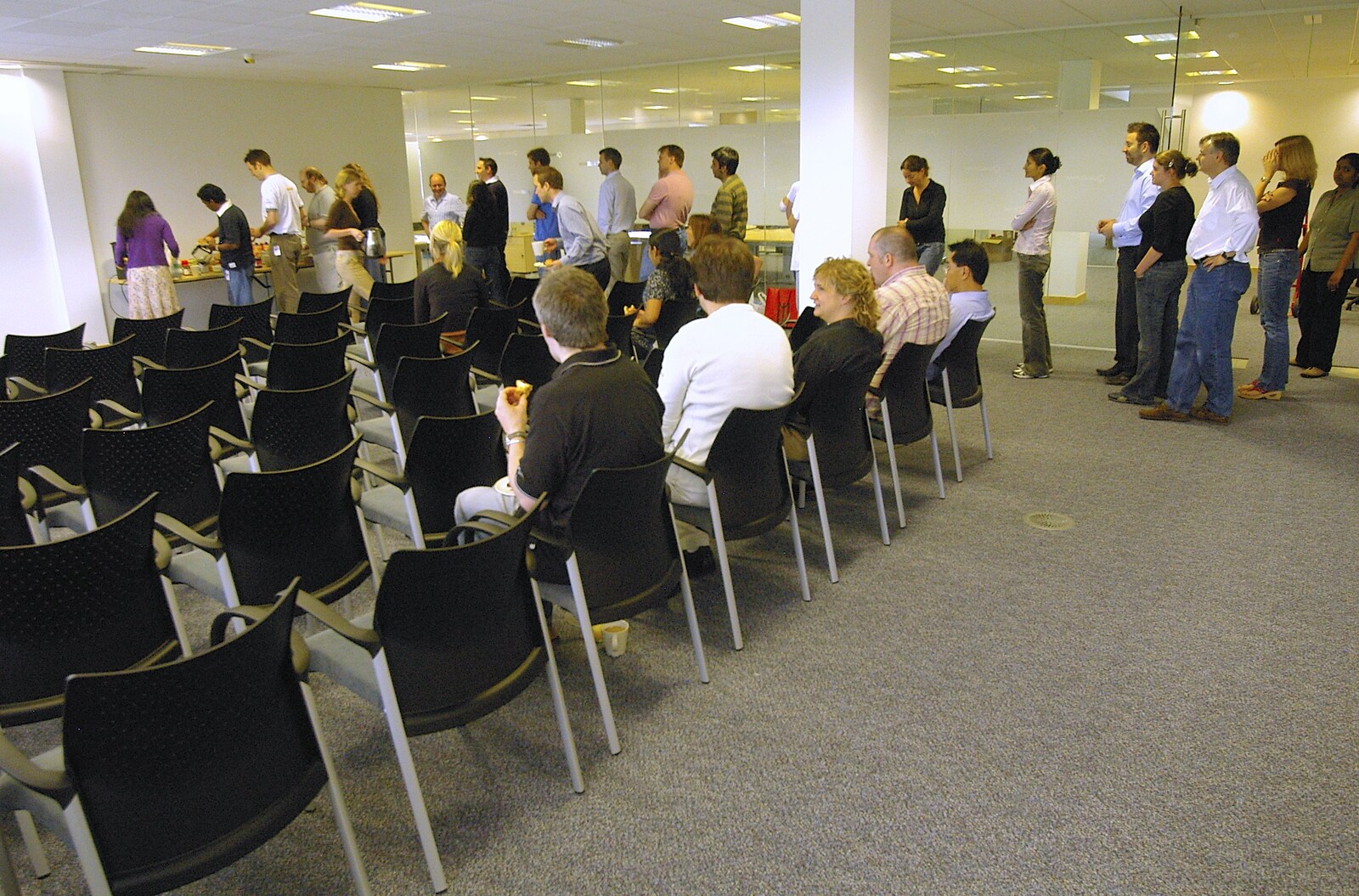 There's a queue for food in the new building from Qualcomm Moves Offices, Milton Road, Cambridge - 26th July 2006
