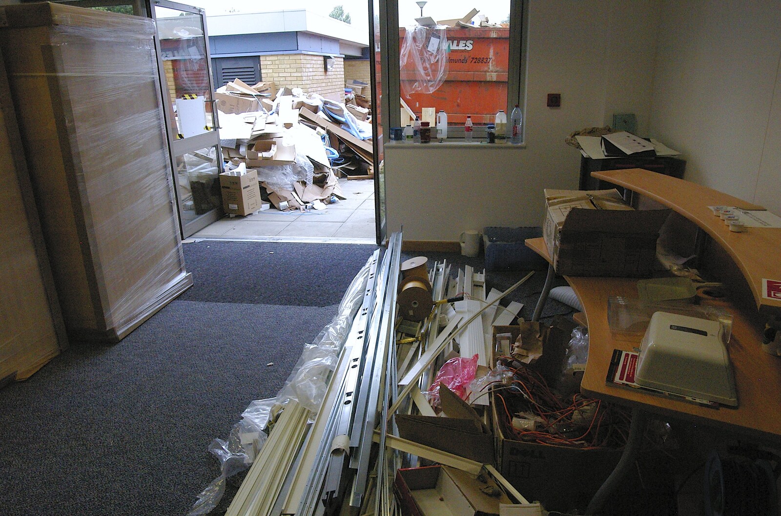 By the back door: a heap of crap from Qualcomm Moves Offices, Milton Road, Cambridge - 26th July 2006