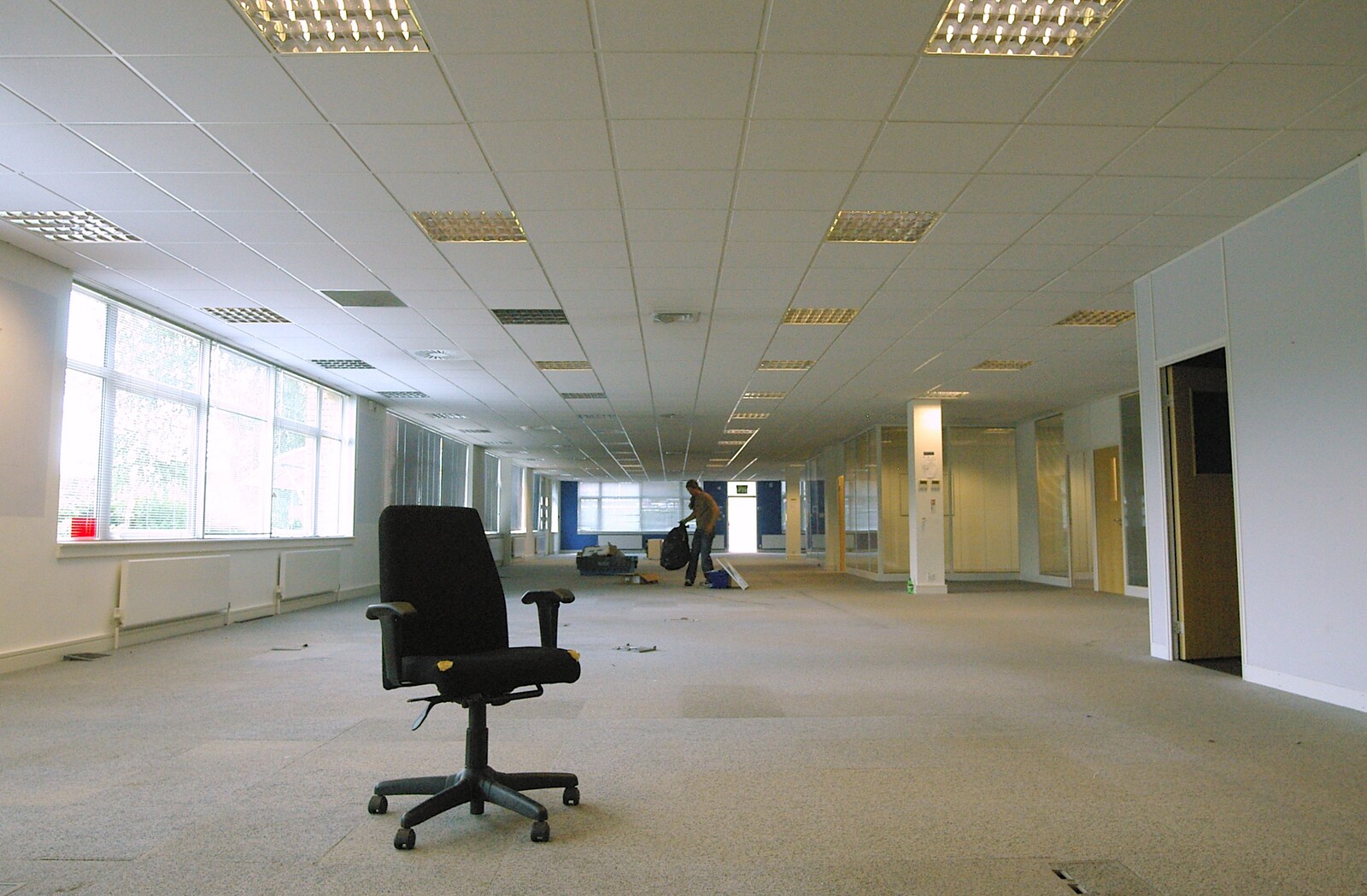 A solitary chair from Qualcomm Moves Offices, Milton Road, Cambridge - 26th July 2006
