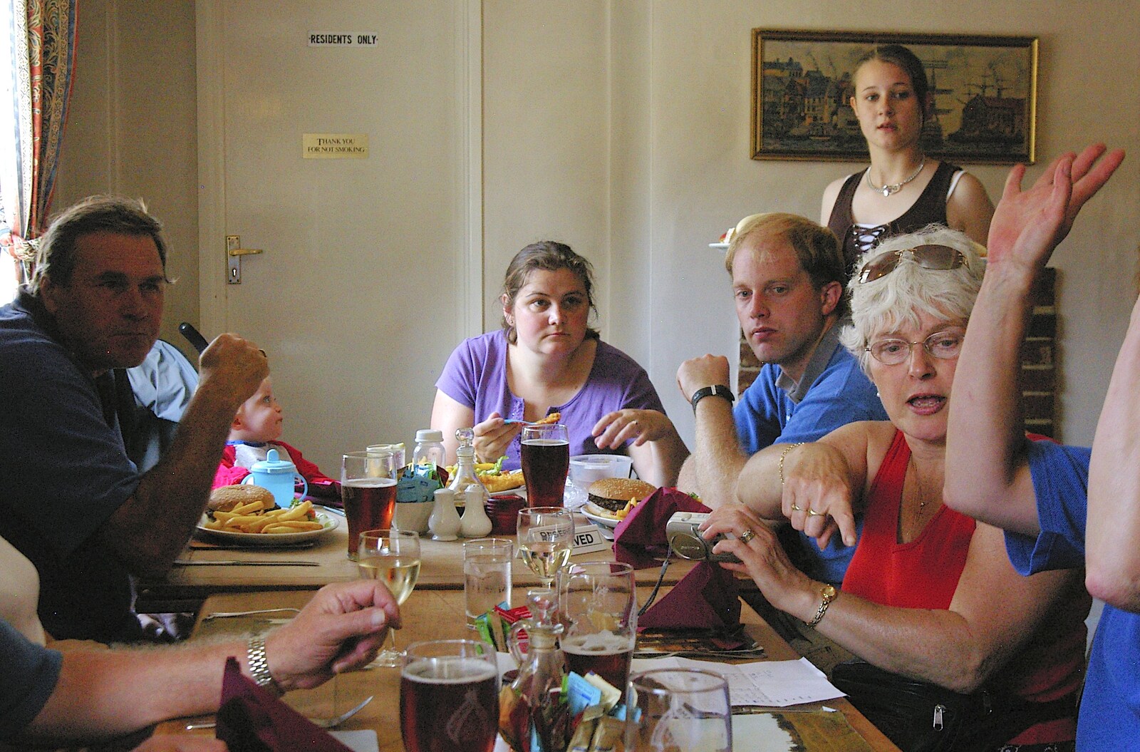Time for lunch in the King's Head at Orford from The BSCC Charity Bike Ride, Orford, Suffolk - 15th July 2006