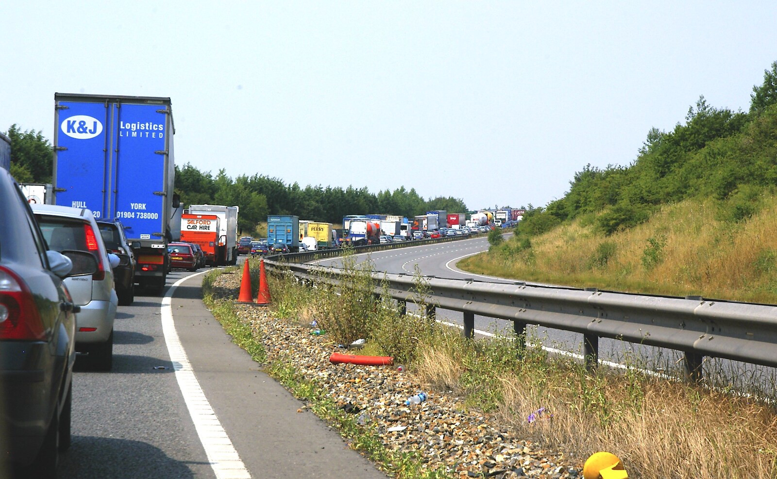 A line of vehicles from Shakespeare at St. John's, Parker's Piece and the A14's Worst Day - 17th July 2006