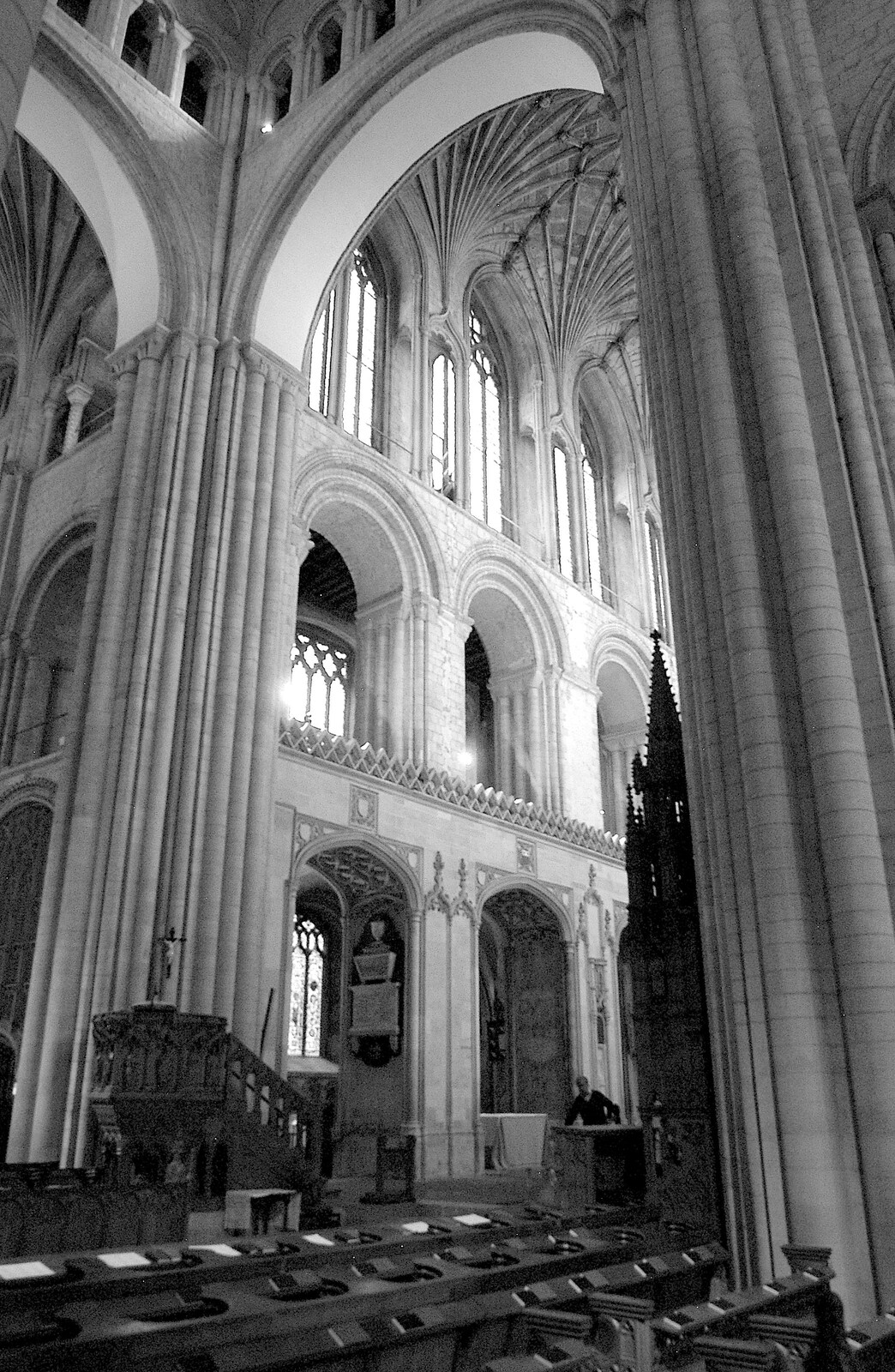 Under the tower in Norwich Cathedral from Spiders, Norwich Science Festival and Kingston Arms Music - 5th September 2006