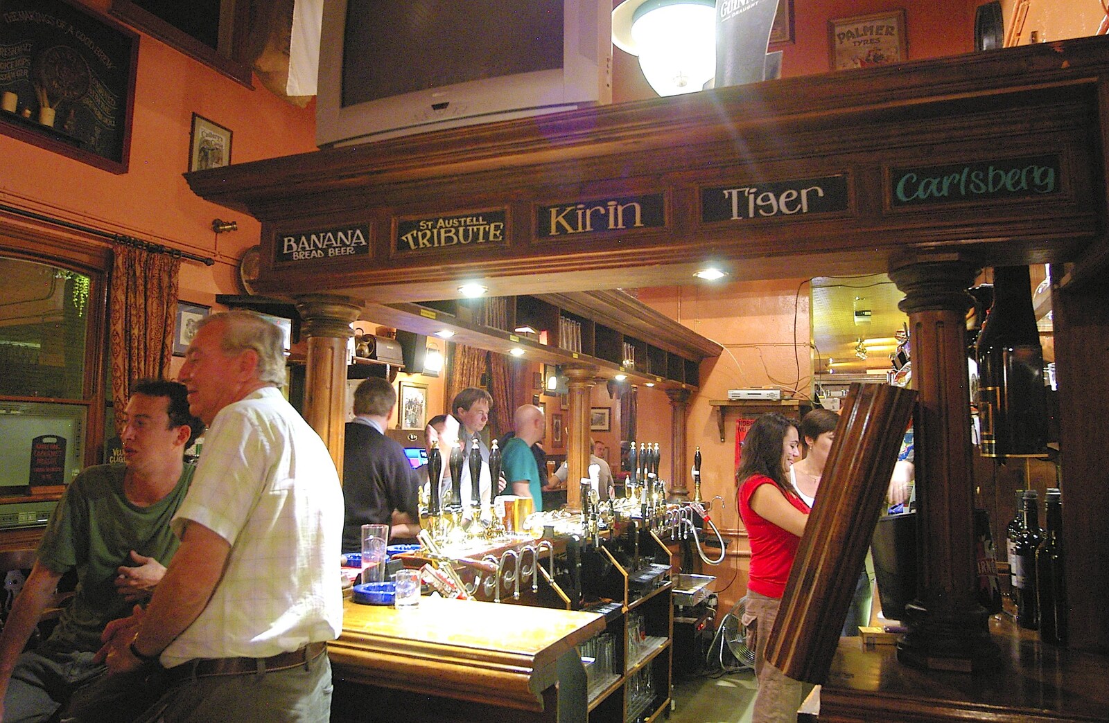The Salisbury's bar from Baits Bite Lock, Folk Night at the Salisbury Arms, and Kebabs, Cambridge - 12th September 2006