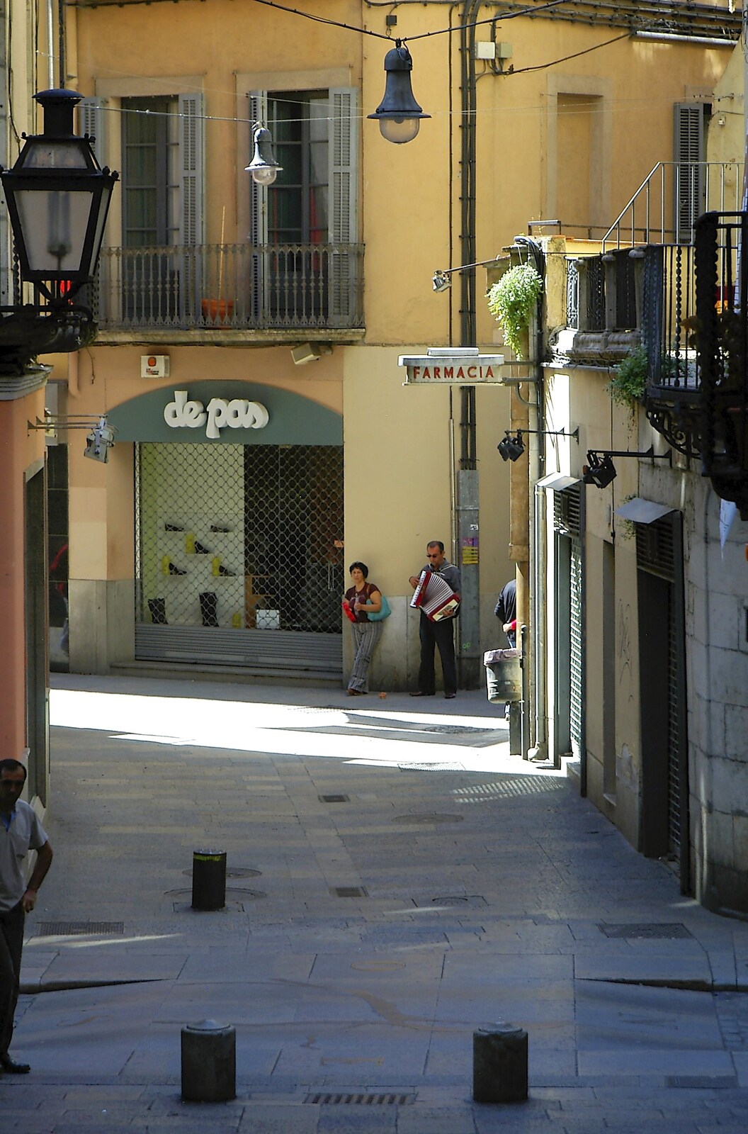 Buskers fill the quiet streets with music from Girona, Catalunya, Spain - 17th September 2006