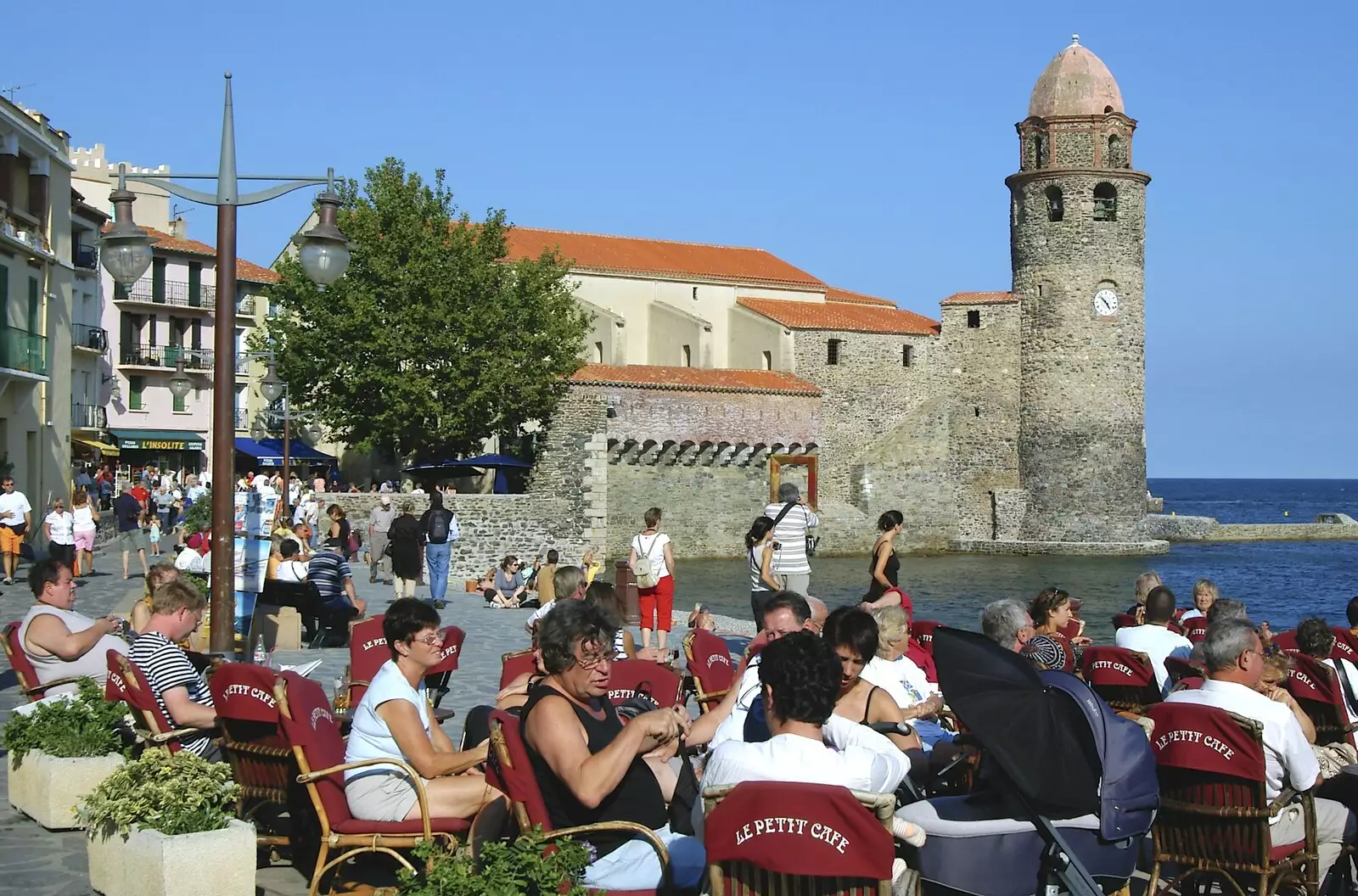 Café life by the sea, from The Colourful Boats of Collioure, France - 20th September 2006