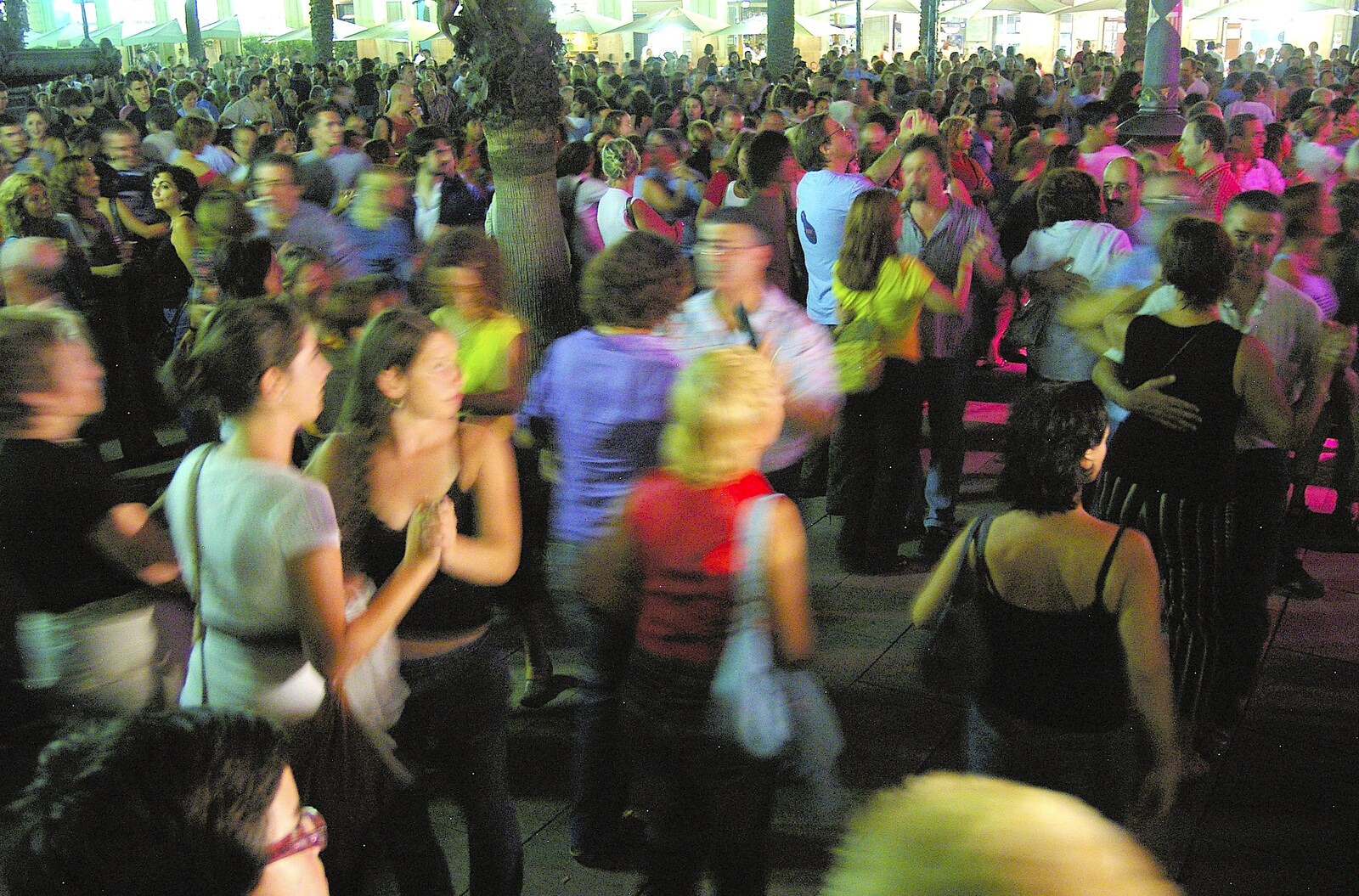 There's massed dancing in Plaça Réia from Two Days in Barcelona, Catalunya, Spain - 22nd September 2006