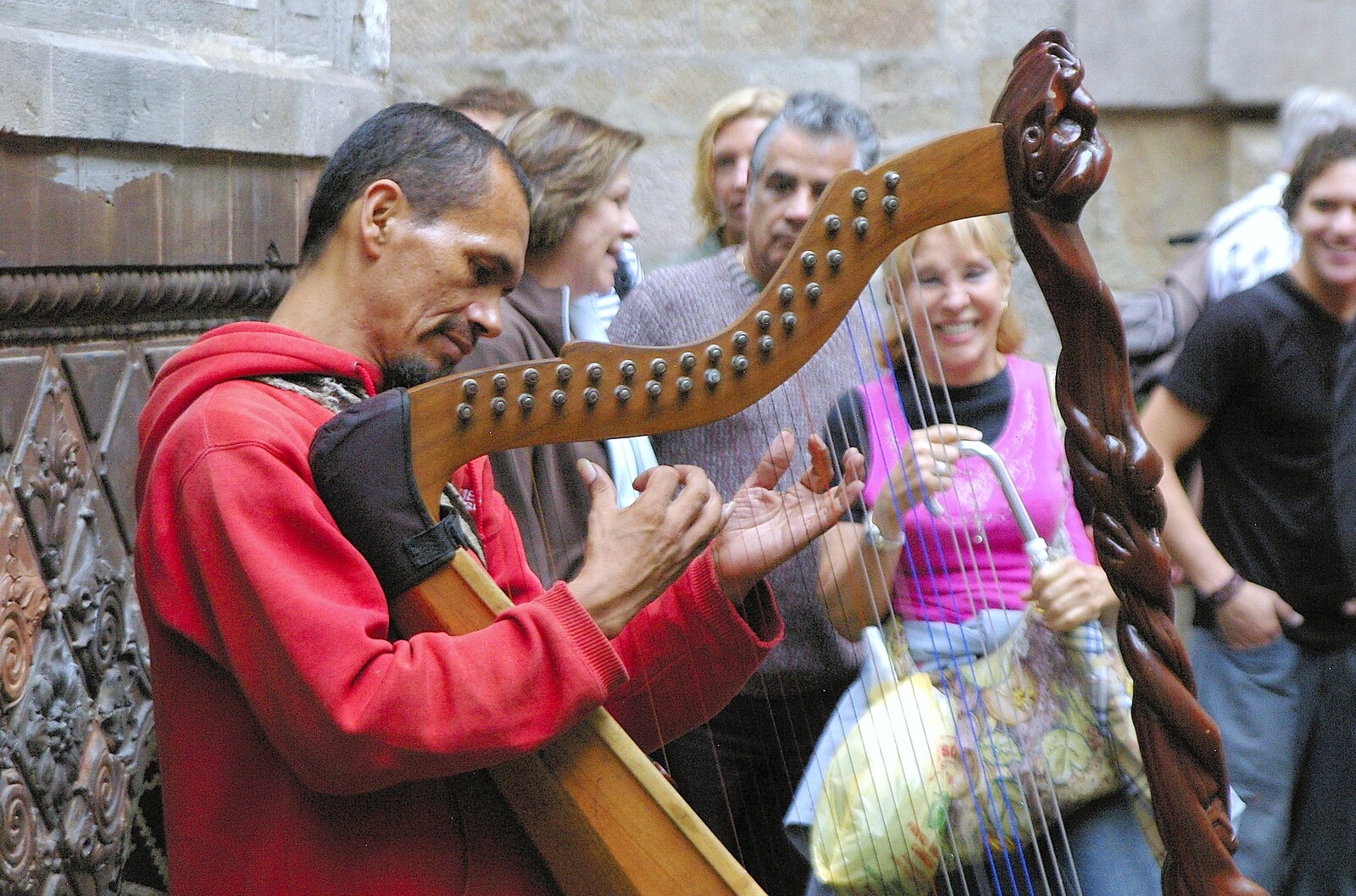 A harpist entertains passers-by from Two Days in Barcelona, Catalunya, Spain - 22nd September 2006